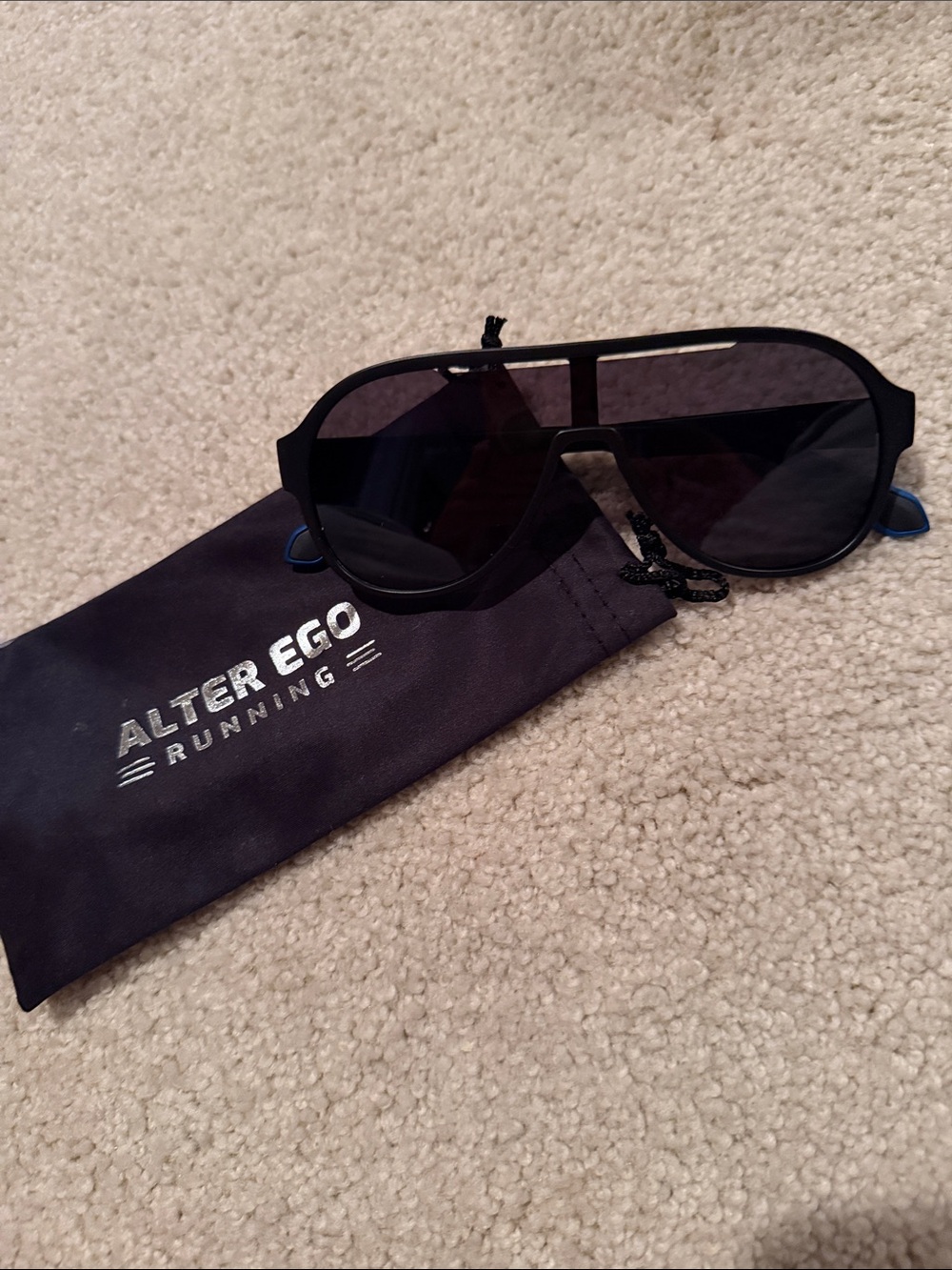 Men’s Black Aviator-Style Sunglasses